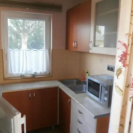 Lipot-haus Nyaraló Lipót